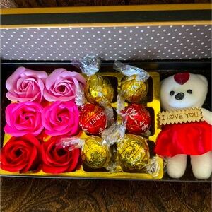 Fragrance soap rose flowers with chocolate and bear